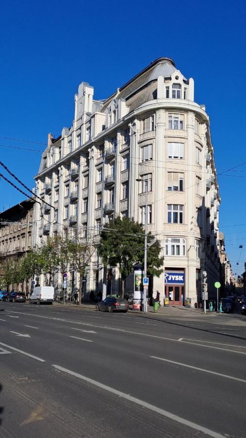 Superior Budapest Centrum Basilica Exterior foto